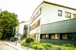 Отель HI Munich Park Youth Hostel  Мюнхен